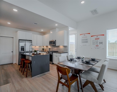 862 Paul Quinn Street Unit B - Photo Thumbnail 7