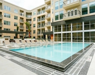 2111 Westheimer Road - Photo Thumbnail 19