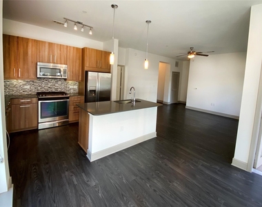 2111 Westheimer Road - Photo Thumbnail 4