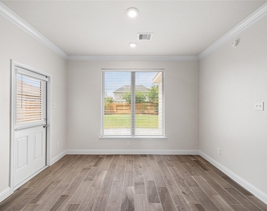 19430 Canter Field Court - Photo Thumbnail 15