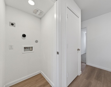 12239 Shield Crest Ct - Photo Thumbnail 21