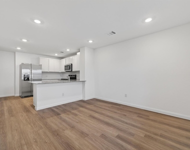 12239 Shield Crest Ct - Photo Thumbnail 5