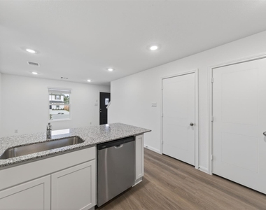 12239 Shield Crest Ct - Photo Thumbnail 14