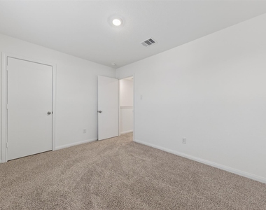 12239 Shield Crest Ct - Photo Thumbnail 24