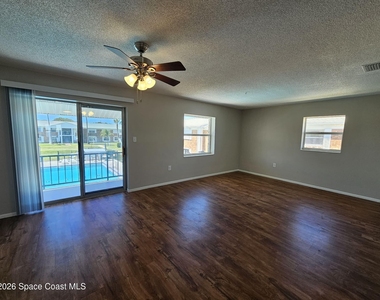190 E Olmstead Drive - Photo Thumbnail 6