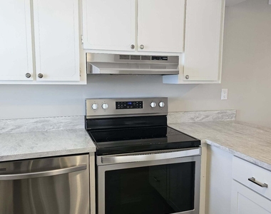 190 E Olmstead Drive - Photo Thumbnail 10
