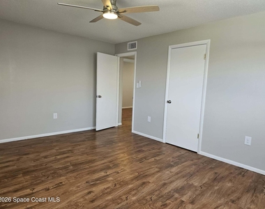 190 E Olmstead Drive - Photo Thumbnail 16
