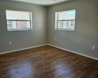 190 E Olmstead Drive - Photo Thumbnail 18