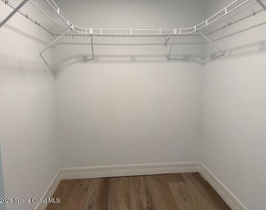 510 Jackson Avenue - Photo Thumbnail 13