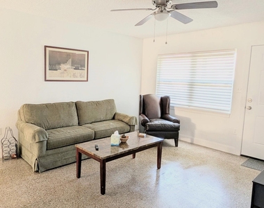 1420 Avocado Avenue - Photo Thumbnail 4