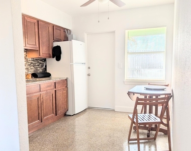 1420 Avocado Avenue - Photo Thumbnail 6