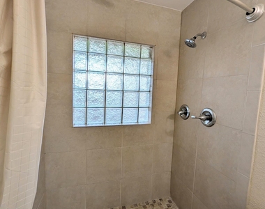 1420 Avocado Avenue - Photo Thumbnail 12