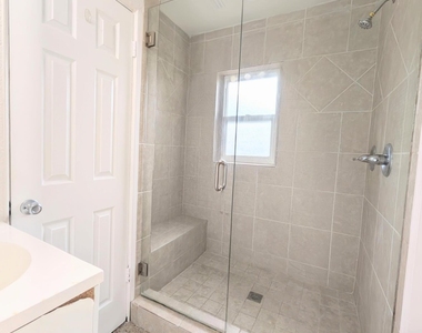 1420 Avocado Avenue - Photo Thumbnail 7