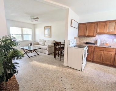 1420 Avocado Avenue - Photo Thumbnail 2