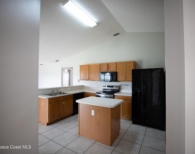 3821 Long Leaf Drive - Photo Thumbnail 3