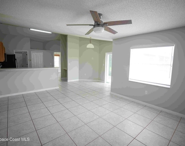 3821 Long Leaf Drive - Photo Thumbnail 16