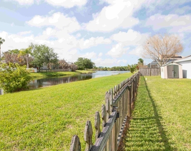 3821 Long Leaf Drive - Photo Thumbnail 9