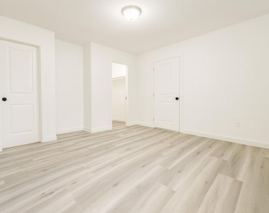 1225 Kingston Drive - Photo Thumbnail 5