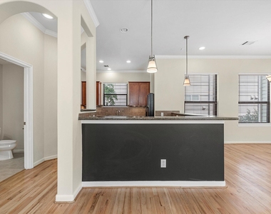 4217 Koehler Street - Photo Thumbnail 6