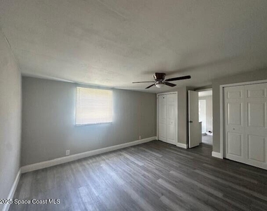 342 Crown Boulevard - Photo Thumbnail 6
