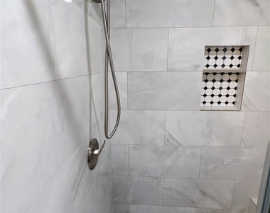 4714 Oakshire Drive - Photo Thumbnail 14