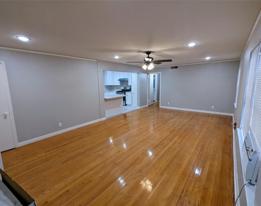 4714 Oakshire Drive - Photo Thumbnail 2