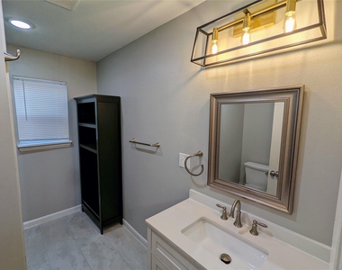 4714 Oakshire Drive - Photo Thumbnail 11