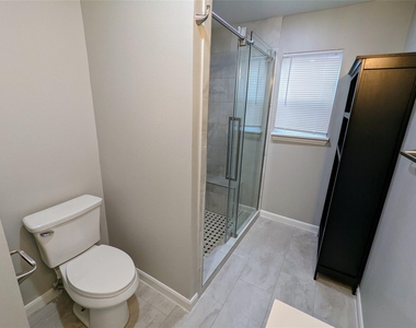 4714 Oakshire Drive - Photo Thumbnail 17