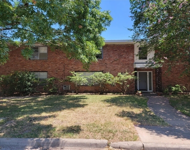 4714 Oakshire Drive - Photo Thumbnail 18
