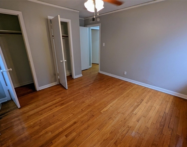 4714 Oakshire Drive - Photo Thumbnail 10