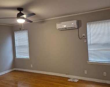 4714 Oakshire Drive - Photo Thumbnail 8