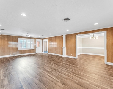 6327 Wynnwood Lane - Photo Thumbnail 11