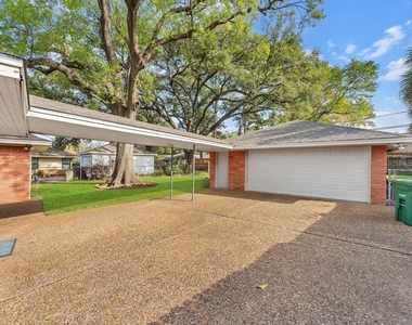 6327 Wynnwood Lane - Photo Thumbnail 26