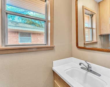 6327 Wynnwood Lane - Photo Thumbnail 9