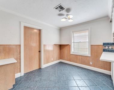6327 Wynnwood Lane - Photo Thumbnail 8