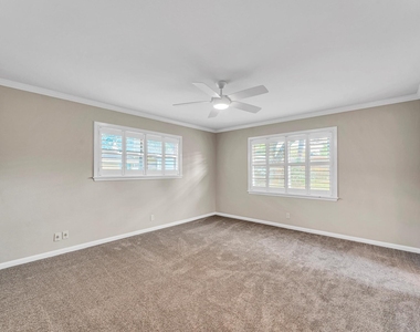 6327 Wynnwood Lane - Photo Thumbnail 18