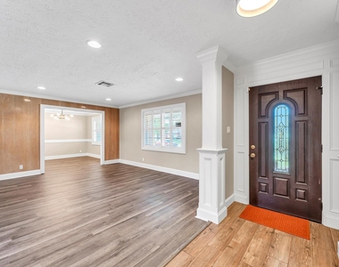 6327 Wynnwood Lane - Photo Thumbnail 2