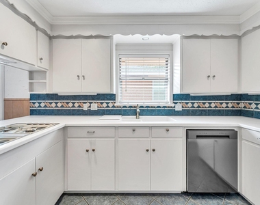 6327 Wynnwood Lane - Photo Thumbnail 7