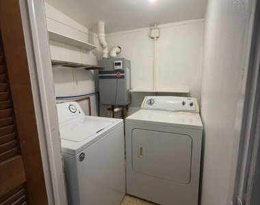 583 Gardenia Circle - Photo Thumbnail 2