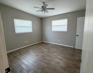 583 Gardenia Circle - Photo Thumbnail 6