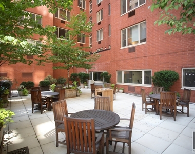 Worth Street - Photo Thumbnail 9