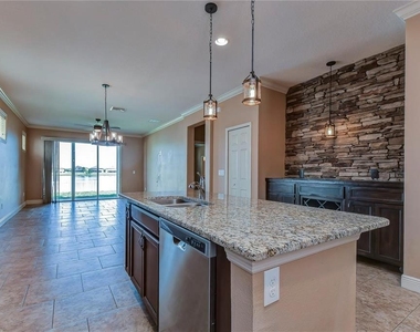 19391 Long Lake Ranch Boulevard - Photo Thumbnail 5
