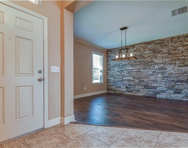 19391 Long Lake Ranch Boulevard - Photo Thumbnail 3