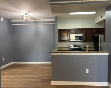 17101 Carrington Park Drive - Photo Thumbnail 7