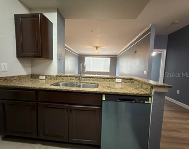 17101 Carrington Park Drive - Photo Thumbnail 6