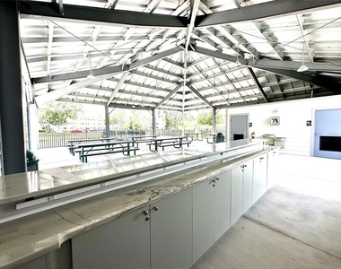 2358 Ecuadorian Way - Photo Thumbnail 40