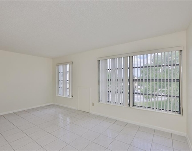 2358 Ecuadorian Way - Photo Thumbnail 3