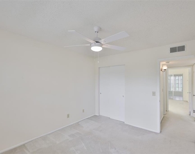 2358 Ecuadorian Way - Photo Thumbnail 17