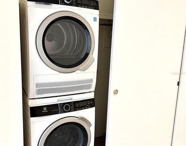 2358 Ecuadorian Way - Photo Thumbnail 22
