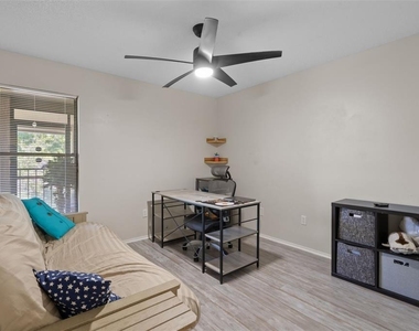 14733 Norwood Oaks Drive - Photo Thumbnail 11